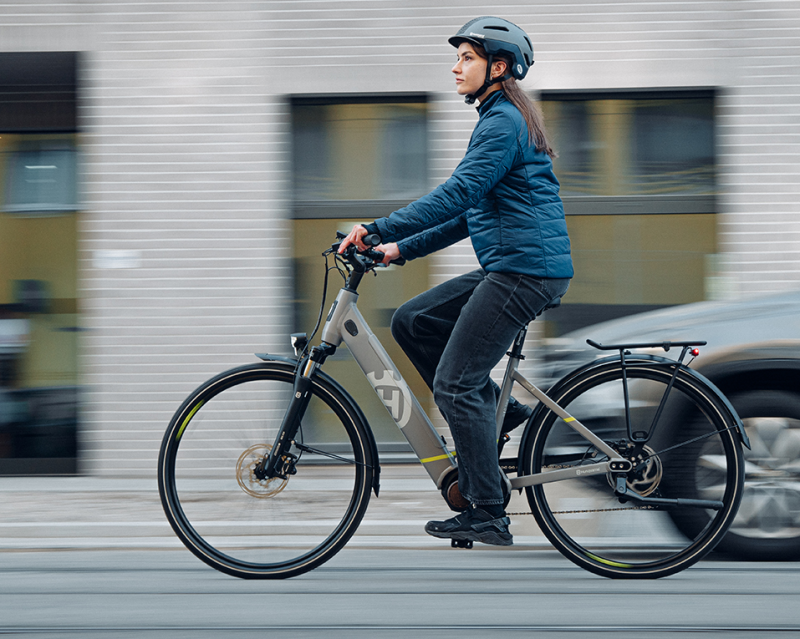 Screenshot 2025-02-15 at 10-02-29 PHO_BIKE_ACT_BILD1_HQV-23-Towner_-SALL_-AEPI_-V1OzflUEcsCfjCU.jpg (obraz JPEG 960×1080 pikseli).png