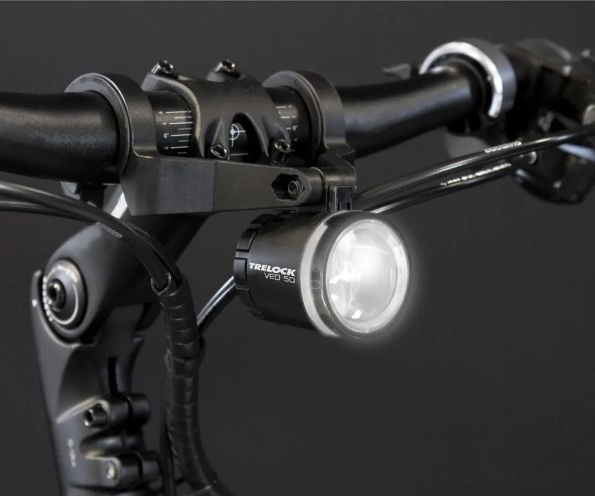 Lampka rowerowa przednia Trelock LS 380 BIKE-I VEO 50 E-bike 6-12V 50lux - zdjęcie 4