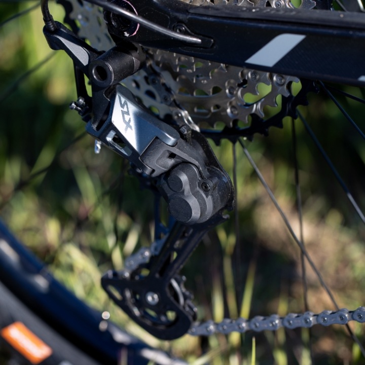 Przerzutka-Tylna-SHIMANO-SLX-RD-M7100-SGS-12s-Shadow-Kod-producenta-IRDM7100SGS (1).jpg