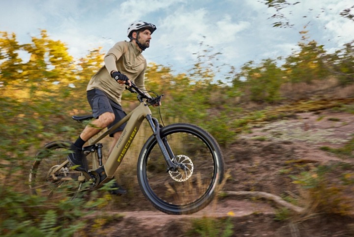 Rower-elektryczny-MTB-Fischer-MONTIS-10-0i-Fully-RH-46-cm-711Wh-Brose-90Nm-Stopien-zlozenia-wstepnie-zlozony-wyregulowany.jpg