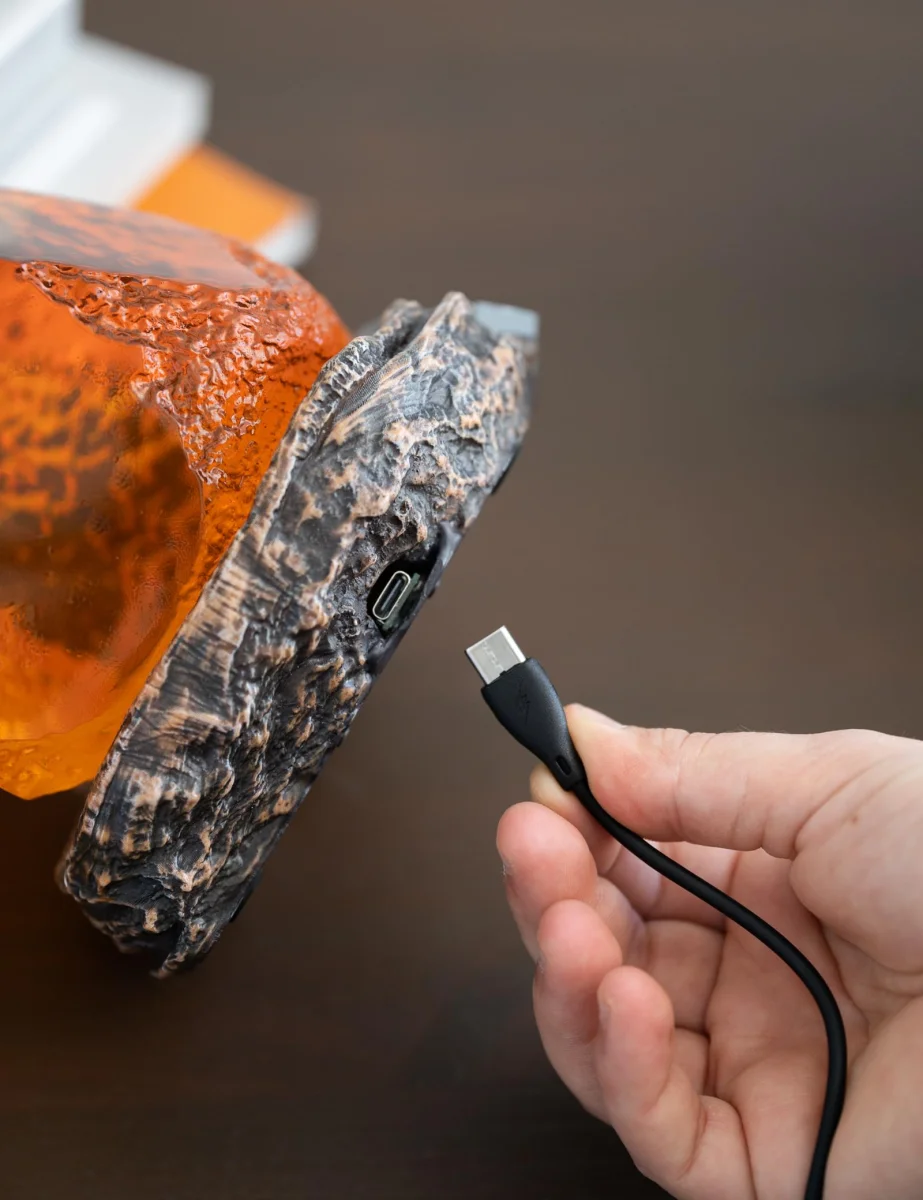 Lampka Jurassic Park bursztyn z komarem 13cm ciepłe światło USB-C żywica #zdjecie6