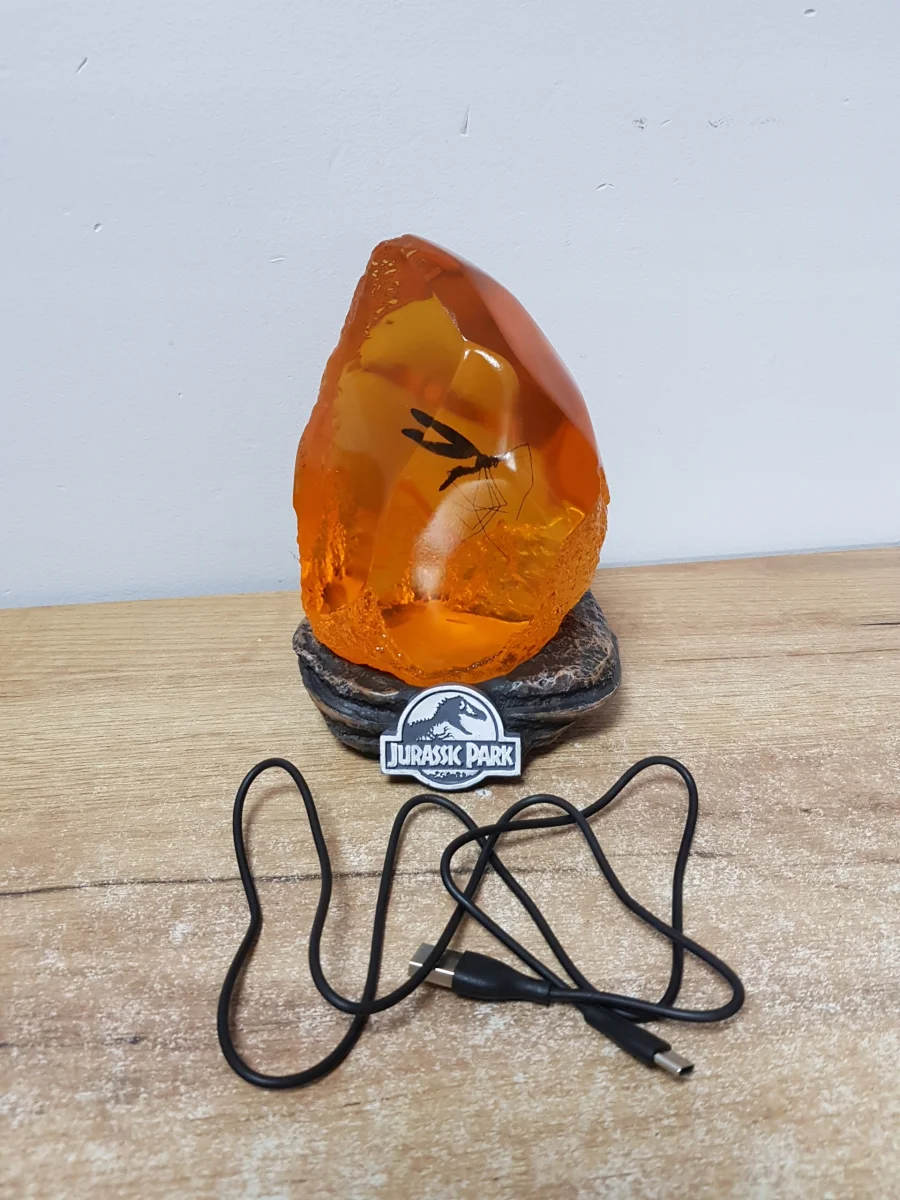 Lampka Jurassic Park bursztyn z komarem 13cm ciepłe światło USB-C żywica #zdjecie3