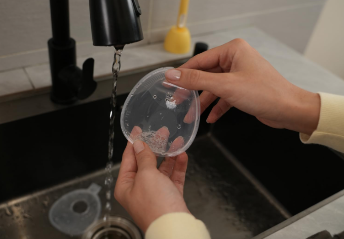 Medela InBra Muszle Laktacyjne Pojemniki na Mleko pokarm Zestaw 2szt 30ml #zdjecie3