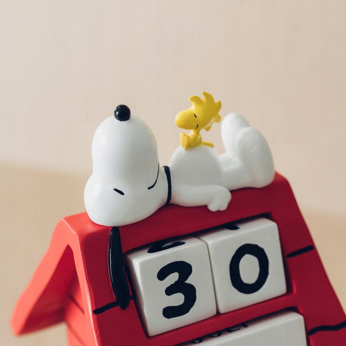 Kalendarz wieczny 3D Snoopy buda Peanuts żywica ręcznie malowany 15cm #zdjecie6